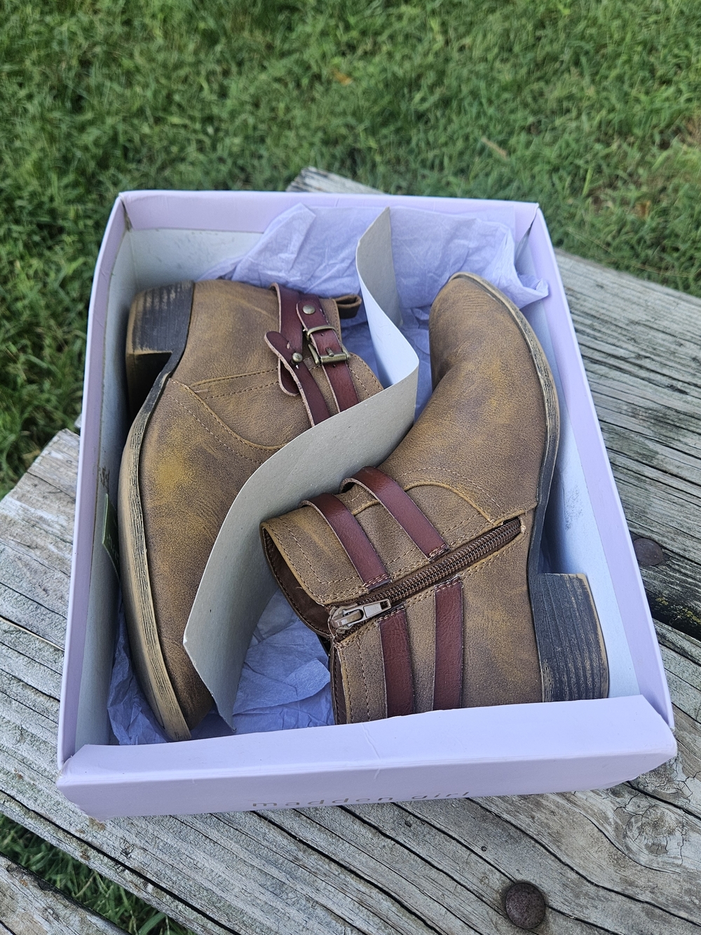 Steve Madden Tan Brown Ankle Boots with Burgundy Straps